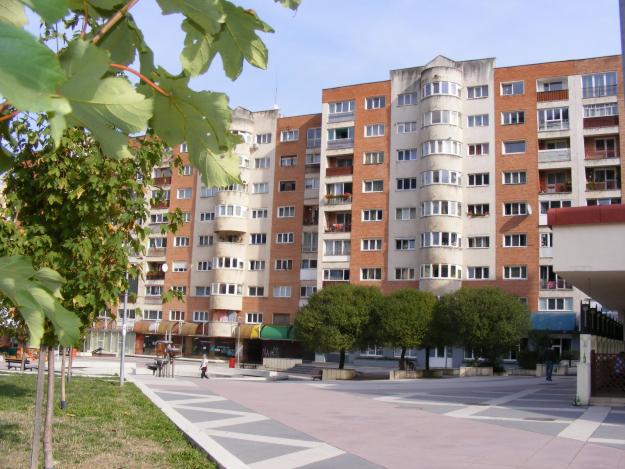 Apartament cu 4 camere, Racadau - Pietonal. - Pret | Preturi Apartament cu 4 camere, Racadau - Pietonal.