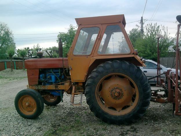 VAND URGENT TRACTOR U650 + SEMANATOARE+ PLUG - Pret | Preturi VAND URGENT TRACTOR U650 + SEMANATOARE+ PLUG