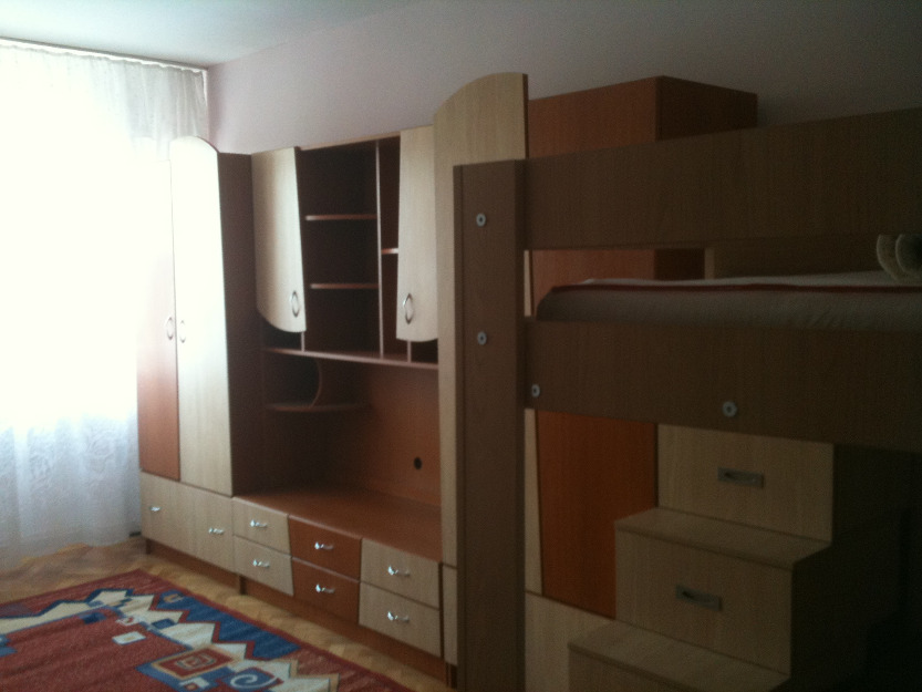 3 camere, ultracentral, mobilat, utilat - Pret | Preturi 3 camere, ultracentral, mobilat, utilat