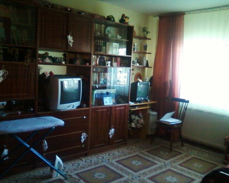 Vand apartament 2 camere siomeria sau schimb cu garsoniera - Pret | Preturi Vand apartament 2 camere siomeria sau schimb cu garsoniera