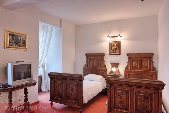 Charming single room - Pret | Preturi Charming single room