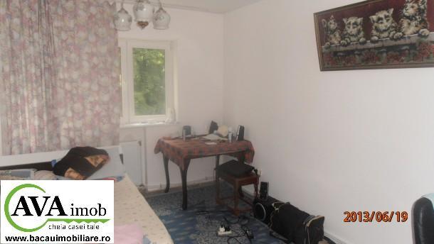 Vand urgent apartament cu 2 camere semidecomandate - Pret | Preturi Vand urgent apartament cu 2 camere semidecomandate