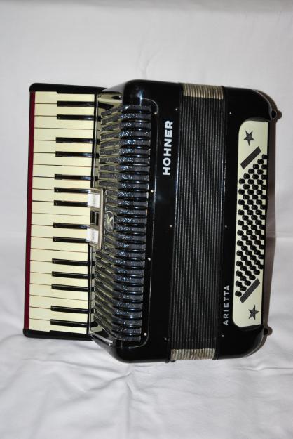 Cauti un acordeon?? aici gasesti ce vrei - Pret | Preturi Cauti un acordeon?? aici gasesti ce vrei