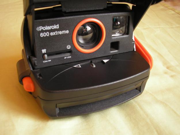 Vand aparat foto instant Polaroid 600 extreme. - Pret | Preturi Vand aparat foto instant Polaroid 600 extreme.