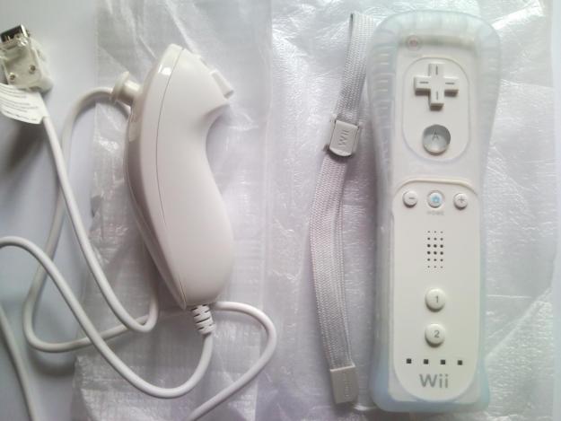 Vand Set Telecomanda + Nunchuck Wii noi - Pret | Preturi Vand Set Telecomanda + Nunchuck Wii noi