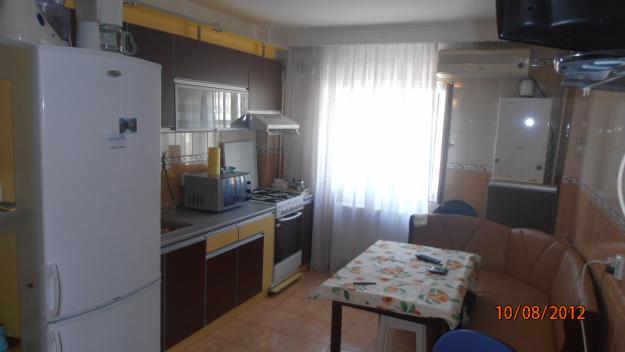 Bacau Vand urgent apartament cu 2 camere decomandat, Modernizat, etaj 3, - Pret | Preturi Bacau Vand urgent apartament cu 2 camere decomandat, Modernizat, etaj 3,