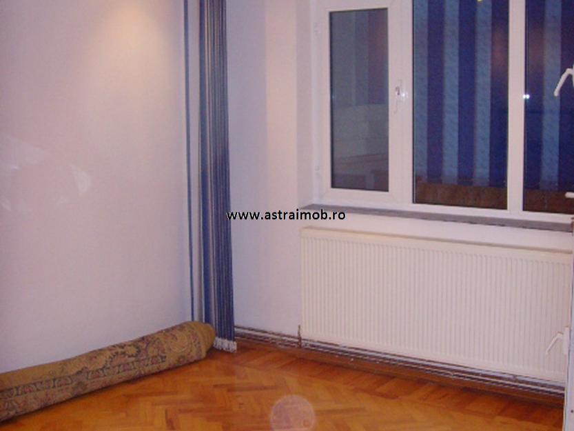 Apartament 4 camere de inchiriat in Targoviste, Micro 3 - Pret | Preturi Apartament 4 camere de inchiriat in Targoviste, Micro 3