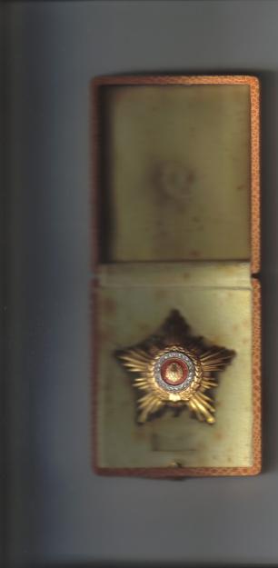 medalie aur ''ordinul Rep.Soc.Romania'' clasa ll / brevet semnat original de Ceausescu - Pret | Preturi medalie aur ''ordinul Rep.Soc.Romania'' clasa ll / brevet semnat original de Ceausescu