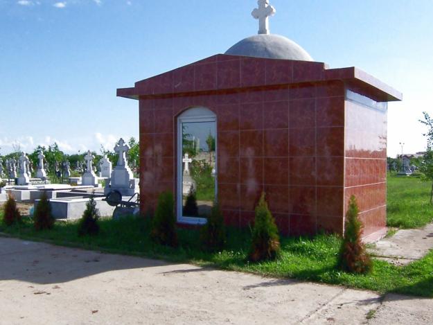 Vand cavou-capela 9 cripte in cimitirul Straulesti 2 - Pret | Preturi Vand cavou-capela 9 cripte in cimitirul Straulesti 2