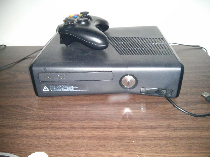 Vand Consola Xbox 360 Slim 250gb - Pret | Preturi Vand Consola Xbox 360 Slim 250gb