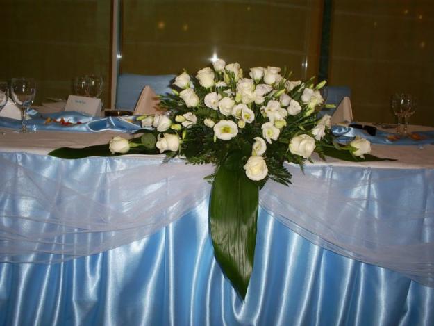 Aranjamente florale nunta/botez cu trandafiri la pret de criza - Pret | Preturi Aranjamente florale nunta/botez cu trandafiri la pret de criza