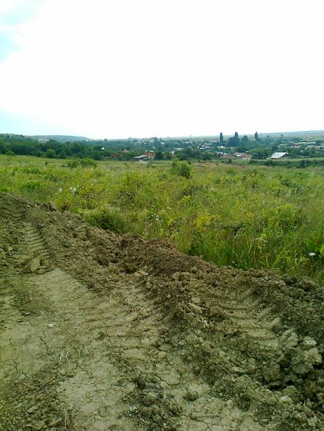 Vand terenuri Calinesti Arges in spatele primariei la 12 km de Pitesti - Pret | Preturi Vand terenuri Calinesti Arges in spatele primariei la 12 km de Pitesti