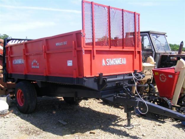 Masini agricole - Remorca de imprastiat gunoi de 6 tone Simoseau - Pret | Preturi Masini agricole - Remorca de imprastiat gunoi de 6 tone Simoseau
