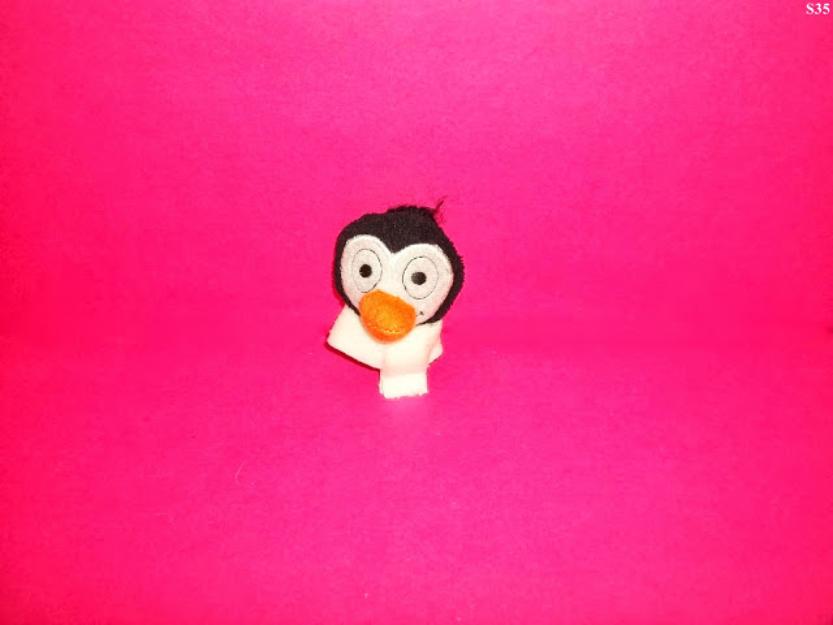 jucarii jucarie pentru bebelus pinguin cu scaieti din plus - Pret | Preturi jucarii jucarie pentru bebelus pinguin cu scaieti din plus