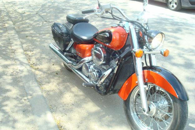 VAND HONDA SHADOW WT 750 AN 2006 750 CM3 KM 20000 PRET 4200 EURO TEL .0734806814 - Pret | Preturi VAND HONDA SHADOW WT 750 AN 2006 750 CM3 KM 20000 PRET 4200 EURO TEL .0734806814