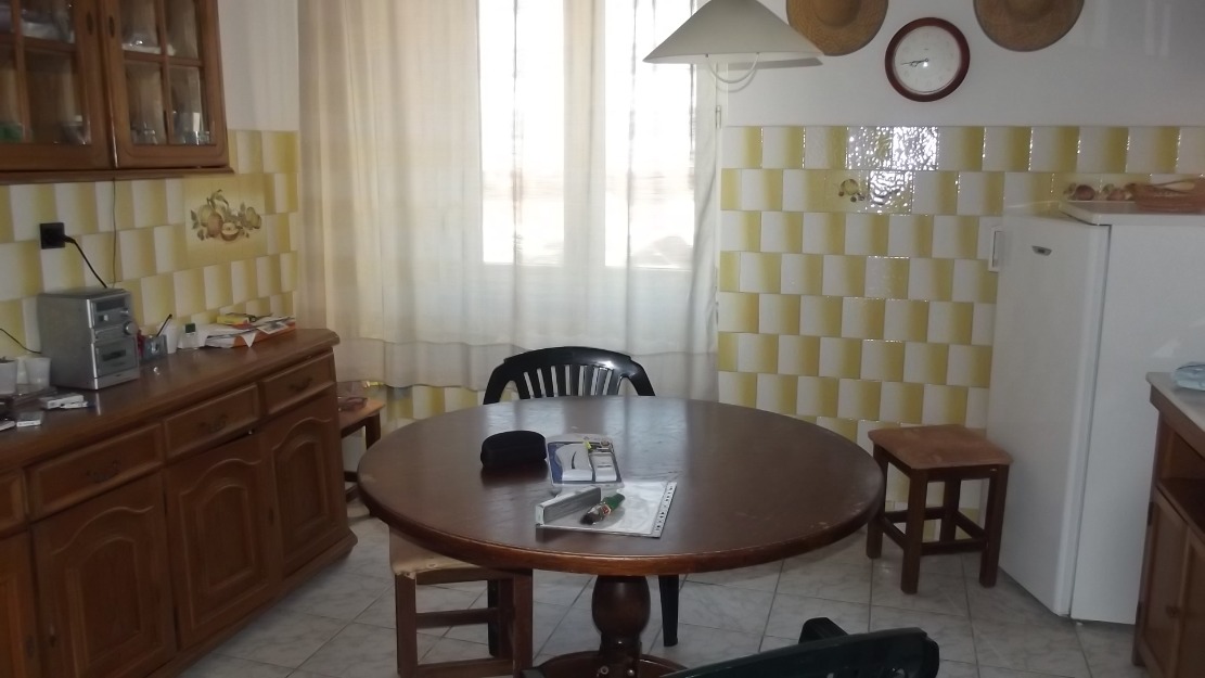 De vanzare apartament zona nufarul - Pret | Preturi De vanzare apartament zona nufarul