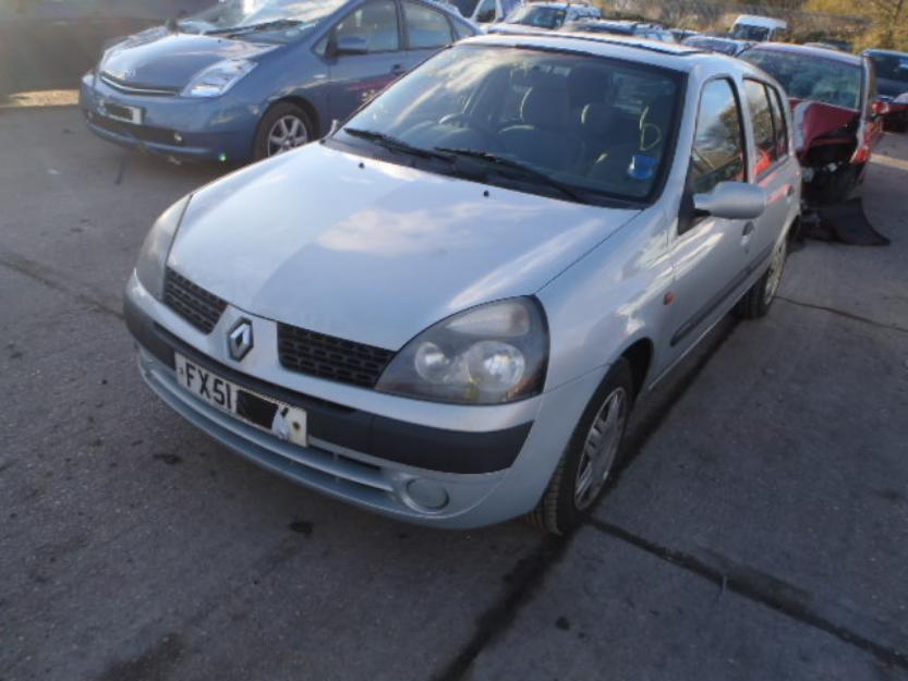 Vindem Renault Clio, an 2001, 1.5 DCI - Pret | Preturi Vindem Renault Clio, an 2001, 1.5 DCI