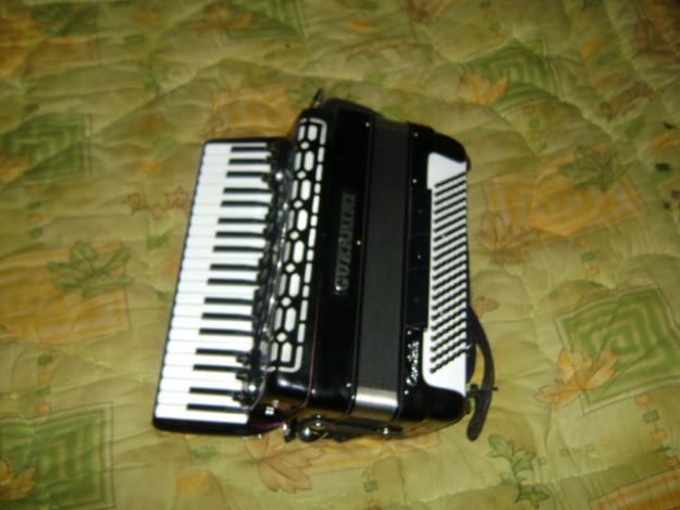 Acordeon electric 