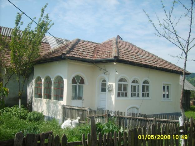 TITESTI-ARGES, VAND CASA 3 CAMERE . - Pret | Preturi TITESTI-ARGES, VAND CASA 3 CAMERE .