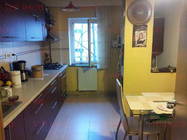 Apartament 3 camere Brasov - Zona Astra, decomandat, mobilat si utilat - Pret | Preturi Apartament 3 camere Brasov - Zona Astra, decomandat, mobilat si utilat