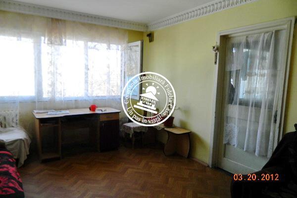 Apartament 3 camere de vanzare Iasi Podu Ros Cantemir - Pret | Preturi Apartament 3 camere de vanzare Iasi Podu Ros Cantemir