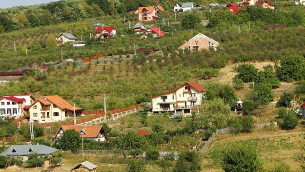 Teren intravilan 1400mp, troita barnova aleea betonata - Pret | Preturi Teren intravilan 1400mp, troita barnova aleea betonata