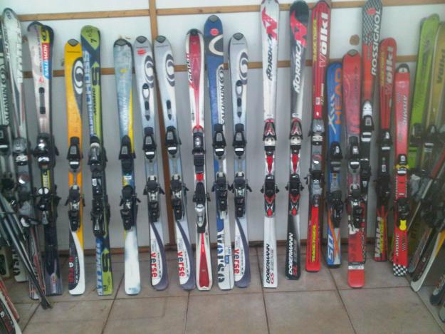 Vand 250 de perechi ski,350 clapari,70 placi snowboard+bootsi - Pret | Preturi Vand 250 de perechi ski,350 clapari,70 placi snowboard+bootsi