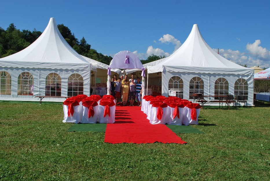 Pagode,corturi de petrecere majorat nunta zi festiva,pagoda,aranjamente si organizari cort - Pret | Preturi Pagode,corturi de petrecere majorat nunta zi festiva,pagoda,aranjamente si organizari cort