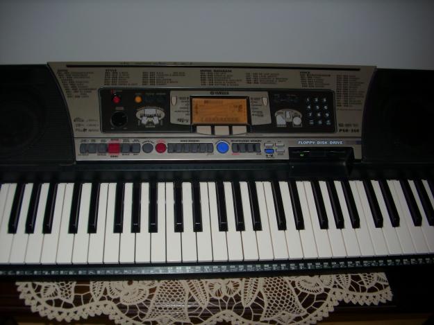 Vand YAMAHA PSR 350 cu FLOPPY DISK IMPECABILA - Pret | Preturi Vand YAMAHA PSR 350 cu FLOPPY DISK IMPECABILA