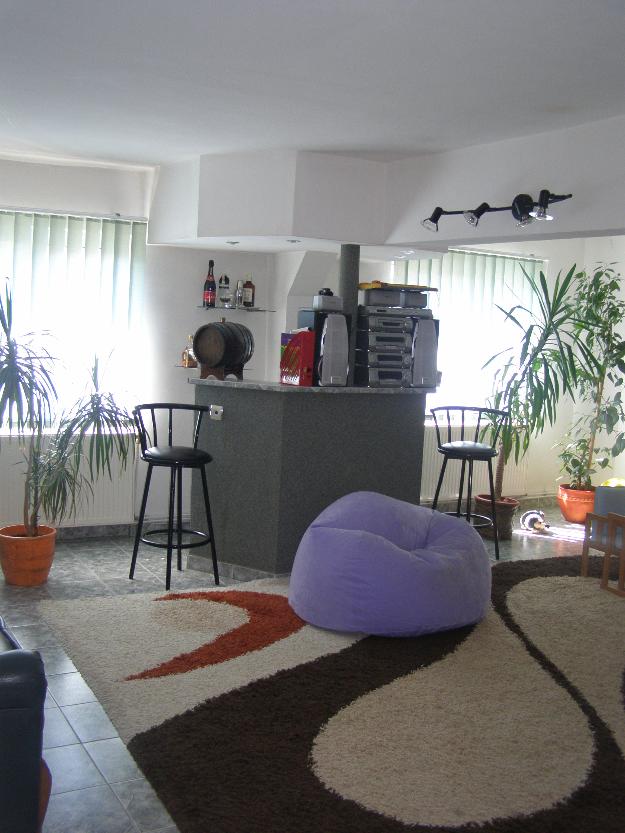 3 camere zona ultracentrala - Pret | Preturi 3 camere zona ultracentrala