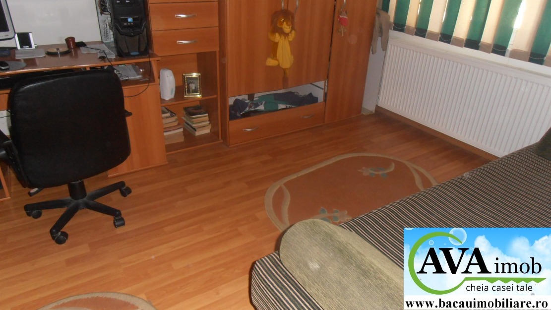 Ofer spre vanzare apartament cu 2 camere decomandat foarte mare si spatios in intr-o zona - Pret | Preturi Ofer spre vanzare apartament cu 2 camere decomandat foarte mare si spatios in intr-o zona
