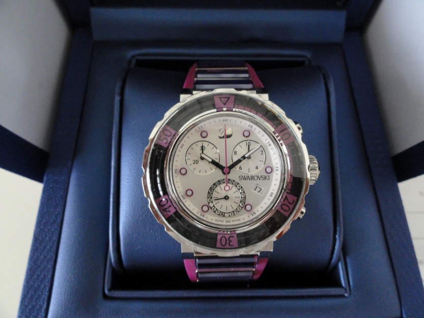 Ceas de dama original SWAROVSKI model octea chrono fuchsia ... sigilat cu factura!!! 350 e - Pret | Preturi Ceas de dama original SWAROVSKI model octea chrono fuchsia ... sigilat cu factura!!! 350 e