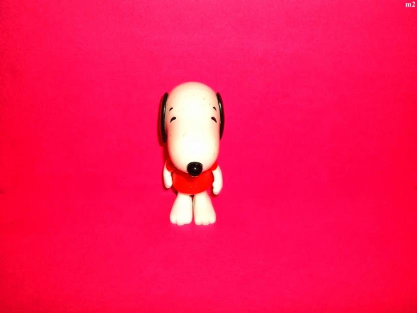 jucarii figurina personaj din desene animate snoopy ce da din picior din plastic de la bur - Pret | Preturi jucarii figurina personaj din desene animate snoopy ce da din picior din plastic de la bur
