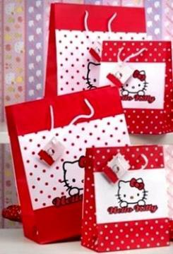 Punga cadou mare 260x120x324 mm HELLO KITTY marime L - Pret | Preturi Punga cadou mare 260x120x324 mm HELLO KITTY marime L