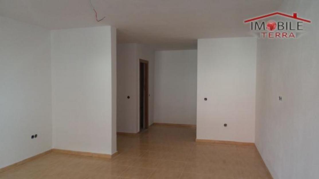 Vand apartament cu 3 camere LA CHEIE Strand Sibiu - Pret | Preturi Vand apartament cu 3 camere LA CHEIE Strand Sibiu
