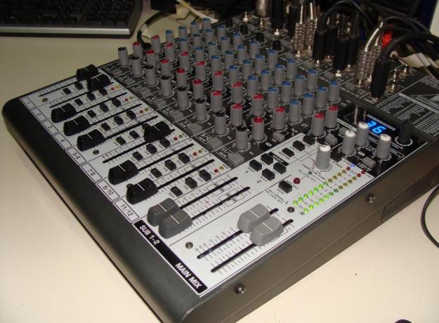 Mixer Behringer 1622FX+amplificator+set microfoane - Pret | Preturi Mixer Behringer 1622FX+amplificator+set microfoane