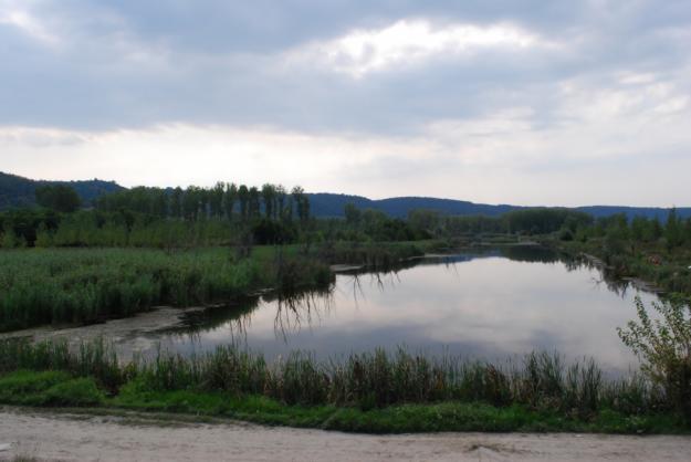 Vand teren sat de vacanta Hinova - Pret | Preturi Vand teren sat de vacanta Hinova