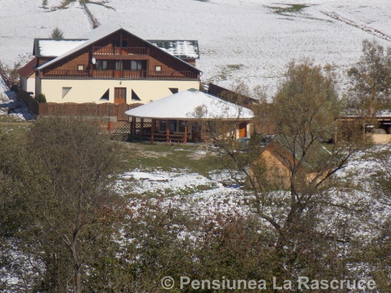 Cazare Pensiunea La Rascruce - Pret | Preturi Cazare Pensiunea La Rascruce