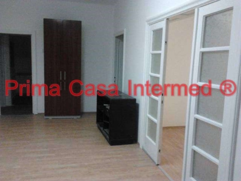 Casa 3 camere, nemobilata, ideal sediu firma, Centru - Pret | Preturi Casa 3 camere, nemobilata, ideal sediu firma, Centru