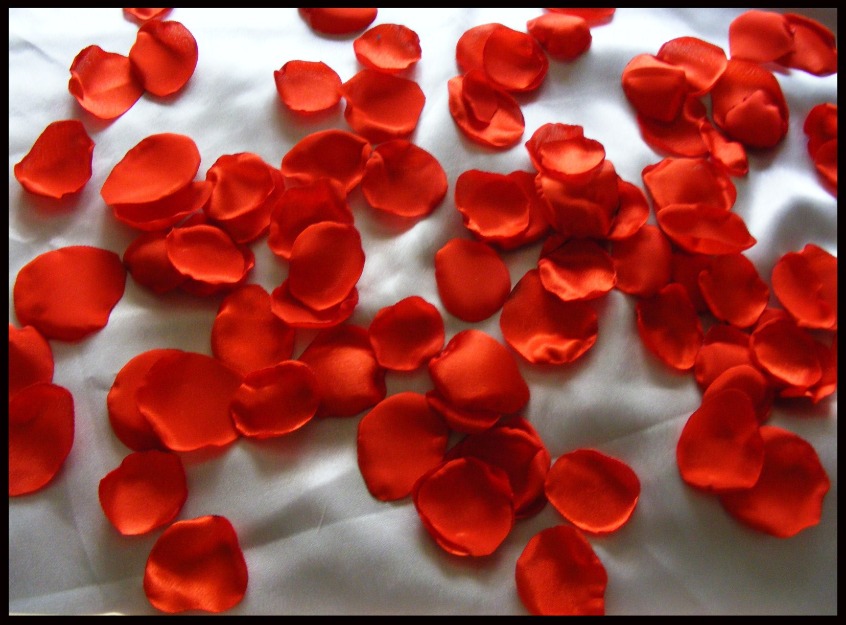 Petale de trandafir artificiale - satin - Pret | Preturi Petale de trandafir artificiale - satin