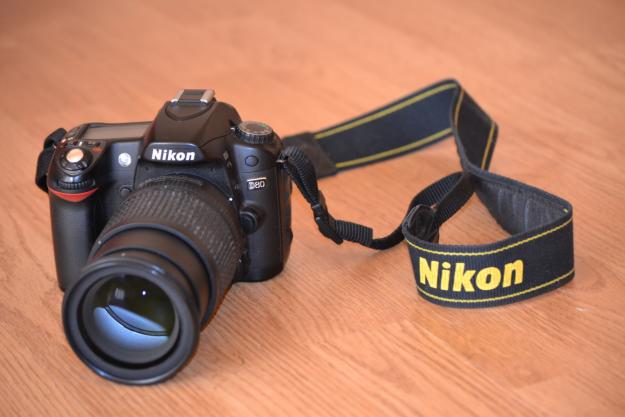 Nikon D80 + obiectiv 18mm-135mm + geanta foto + card - Pret | Preturi Nikon D80 + obiectiv 18mm-135mm + geanta foto + card