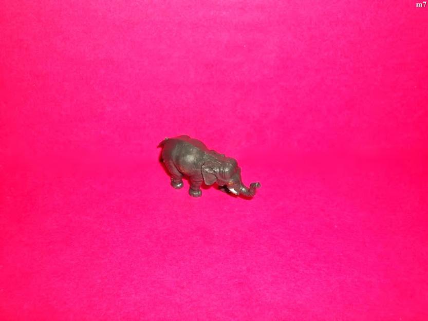 jucarii figurina elefant din plastic - Pret | Preturi jucarii figurina elefant din plastic