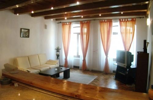 Apartament cu 2 camere, Centrul Istoric € 300 - Pret | Preturi Apartament cu 2 camere, Centrul Istoric € 300