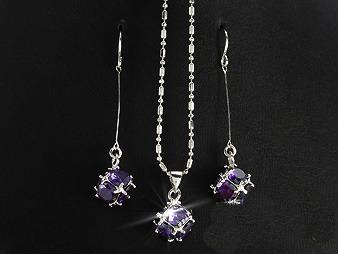 Set colier si cercei Swarovski Purple - Pret | Preturi Set colier si cercei Swarovski Purple