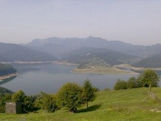 Vand teren deosebit Lac Bicaz - Pret | Preturi Vand teren deosebit Lac Bicaz