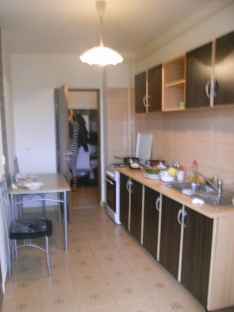 3 camere, 90 mp, De Mijloc - Pret | Preturi 3 camere, 90 mp, De Mijloc