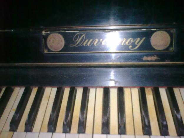 Vand pianina Duvernoy cu placa de bronz - Pret | Preturi Vand pianina Duvernoy cu placa de bronz