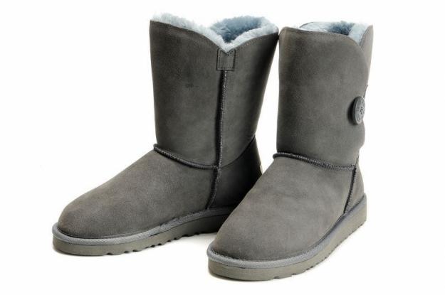 Vand UGG - orice marime sau model - Pret | Preturi Vand UGG - orice marime sau model