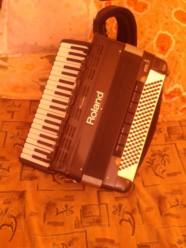 acordeon fr 7 ,accesori,husa . - Pret | Preturi acordeon fr 7 ,accesori,husa .