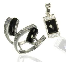 Set din argint placat cu rhodium cu onix si CZ - Pret | Preturi Set din argint placat cu rhodium cu onix si CZ